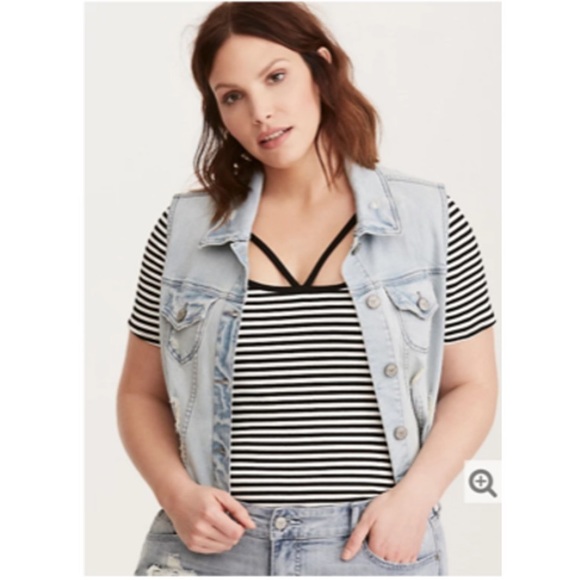 Torrid Light Wash Distressed Denim Vest 3 - Picture 2 of 9